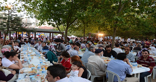 Ramazan Bereketi Sokak İftarlarında