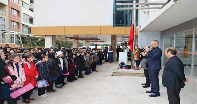 Başkan Poyraz Bayrak Töreninde