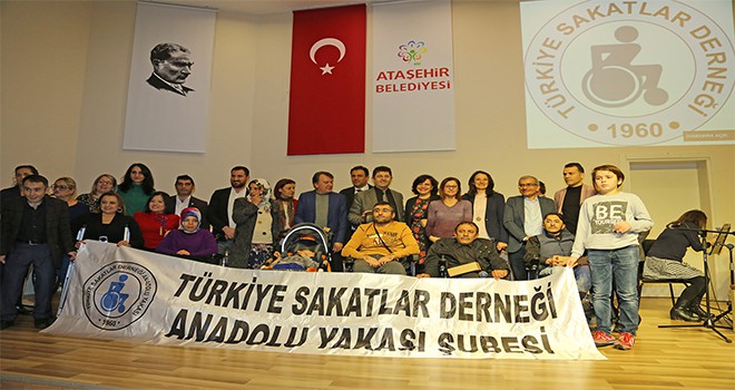 Engelli Vatandaşlara Tekerlekli Sandalye Dağıtıldı