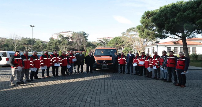 Ümraniye Belediyesi Sivil Savunma Ekibi Sertifikalarını Aldı