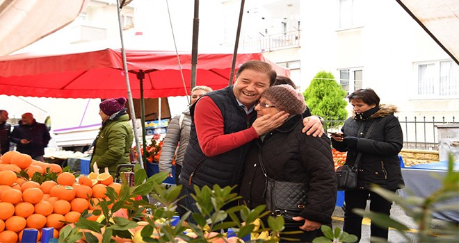 Başkan Ali Kılıç çorba ikram etti, semt pazarını dolaştı