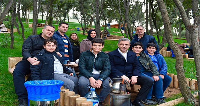 Başkan Türkmen Nakkaştepe Millet Bahçesi'nde Vatandaşlarla Buluştu