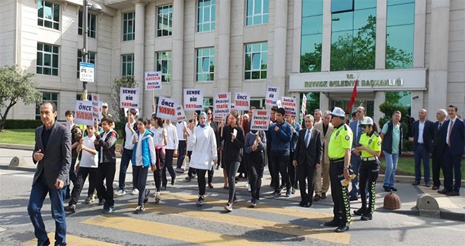 Beykozlu Öğrencilerden Kırmızı Düdük Eylemi