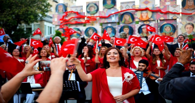 Müjdat Gezen Cumhuriyet festivalinde