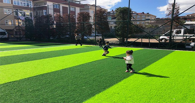 Ümraniye’de Parklar Yenileniyor, Çocuklar Doyasıya Eğleniyor