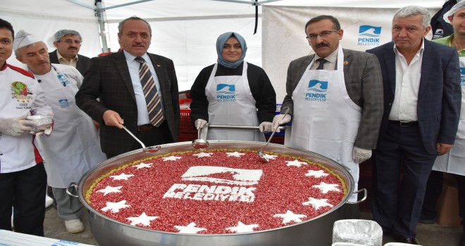 Aşure Bereketi Paylaşıldı