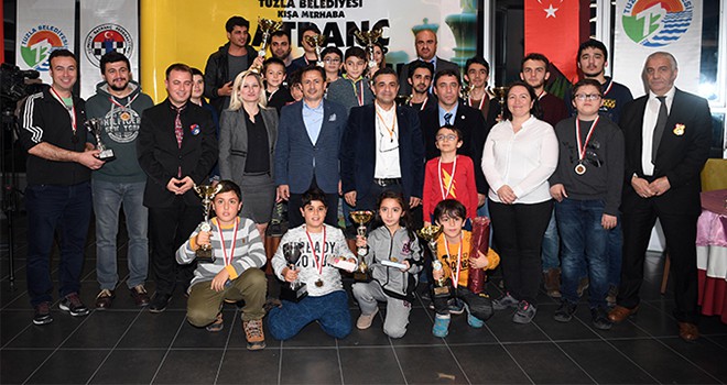 Tuzla Kışa Merhaba Satranç Turnuvası’nda Sporcular Strateji ve Taktikleriyle Yarıştı