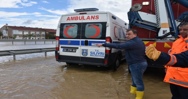 SEL ALARMINDA BELEDİYE EKİPLERİ GÖREV BAŞINDA