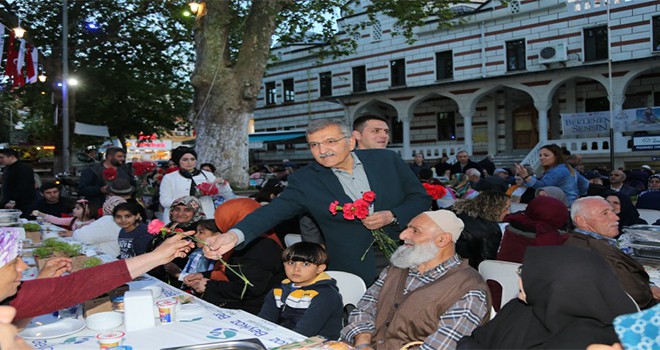 Paşabahçe Meydan İftarı’nda Anneler Günü Kutlandı