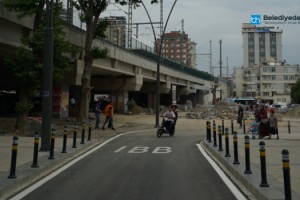 HÜRRİYET CADDESİ YENİLENEN GÖRÜNÜMÜYLE TRAFİĞE AÇILDI