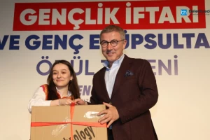 Gençlik İftarı’nda buluşan Genç Eyüpsultanlılar ödüllerini aldı