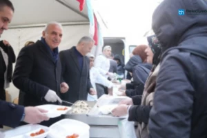 Ümraniye Belediyesi’nden 2 Noktada İftar Yemeği Dağıtımı